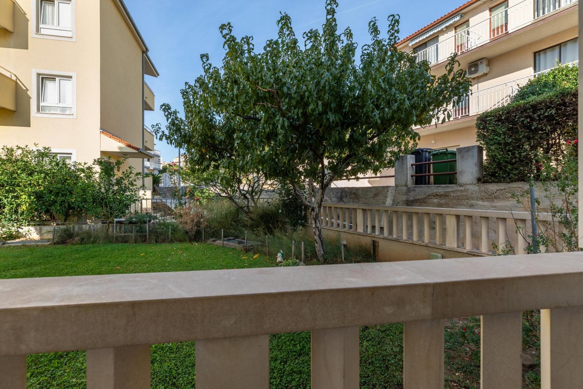 Apartment Duce 5973B Omiš Exteriör bild